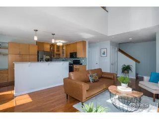 Photo #4: 970484 Listing