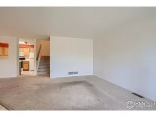 Photo #3: 970500 Listing