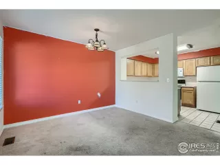 Photo #6: 970500 Listing