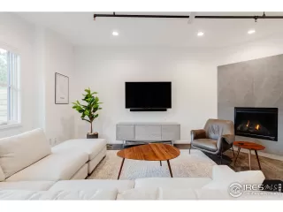 Photo #4: 970655 Listing