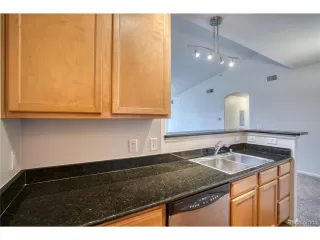 Photo #5: 9707276 Listing