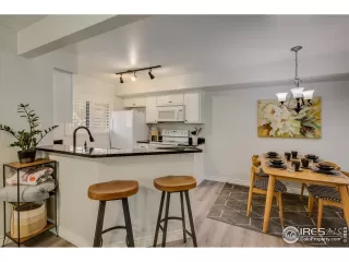 Photo #5: 970763 Listing