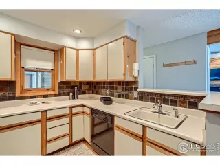 Photo #4: 970813 Listing