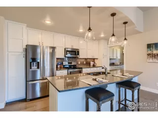 Photo #5: 970880 Listing 