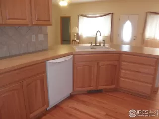 Photo #5: 970892 Listing