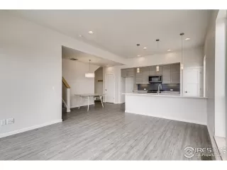 Photo #3: 970931 Listing