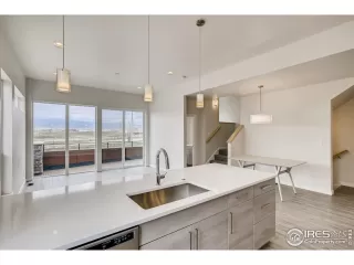 Photo #6: 970931 Listing