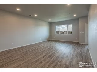 Photo #5: 971069 Listing