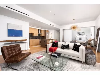 Photo #5: 971138 Listing