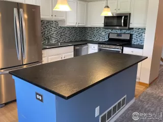 Photo #4: 971359 Listing