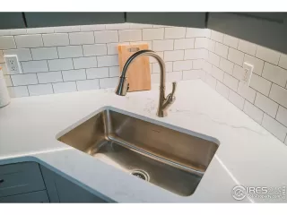 Photo #6: 971821 Listing