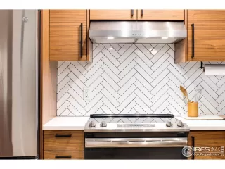 Photo #4: 971858 Listing