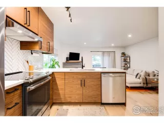 Photo #6: 971858 Listing