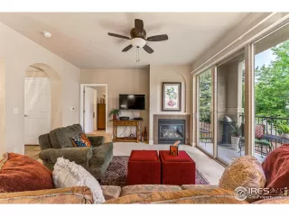 Photo #6: 972019 Listing