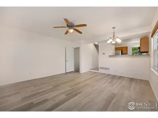 Photo #5: 972020 Listing