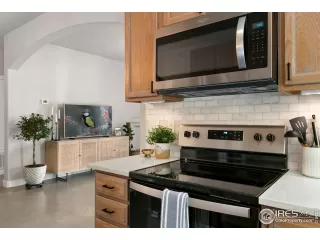 Photo #4: 972036 Listing