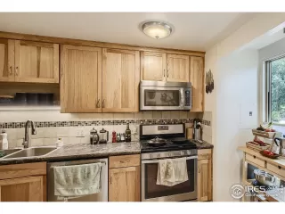 Photo #6: 972043 Listing