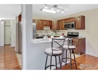 Photo #4: 972049 Listing 