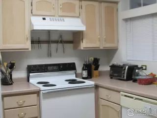 Photo #4: 972140 Listing