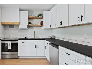 Photo #5: 972147 Listing