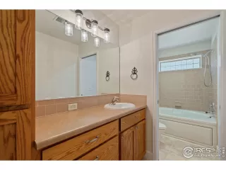 Photo #5: 972172 Listing