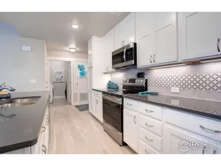 Photo #6: 972218 Listing