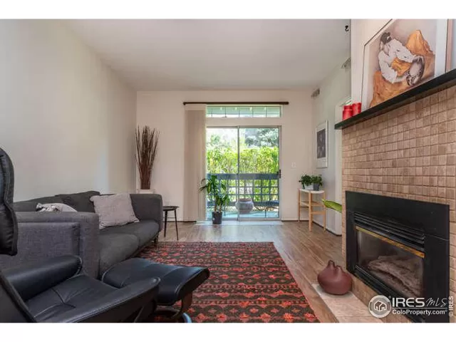 MLS: 972266 Condo For Sale