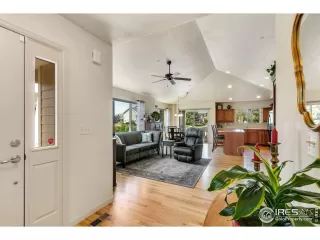 Photo #3: 972464 Listing