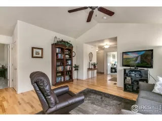 Photo #6: 972464 Listing