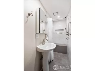 Photo #4: 972614 Listing