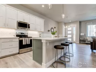 Photo #5: 972649 Listing