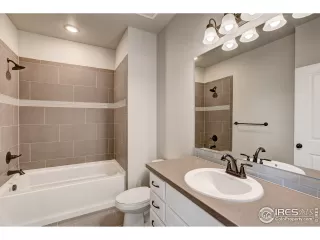 Photo #6: 972655 Listing