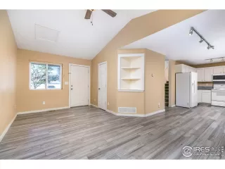 Photo #4: 972678 Listing