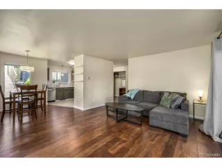 Photo #4: 9728149 Listing