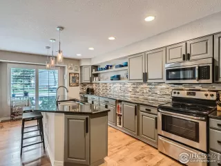 Photo #6: 972827 Listing