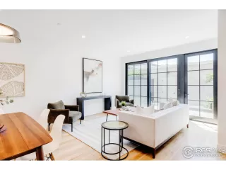 Photo #5: 972993 Listing