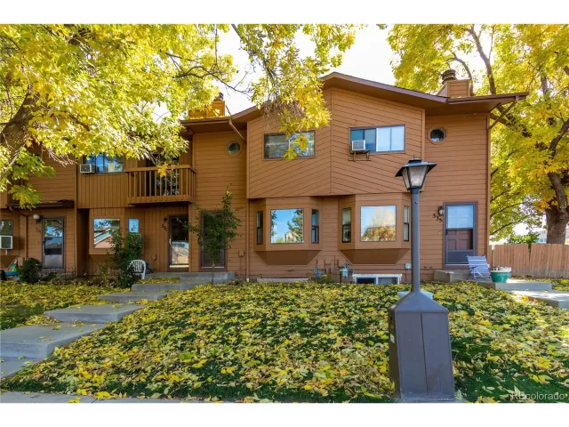 MLS: 9729938 Condo For Sale