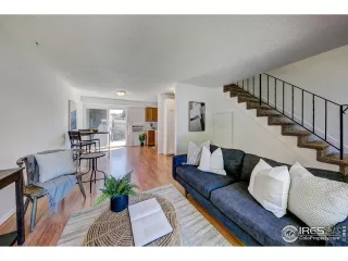 Photo #4: 973145 Listing