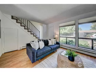 Photo #5: 973145 Listing