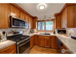 Photo #4: 973178 Listing 