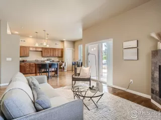 Photo #5: 973226 Listing