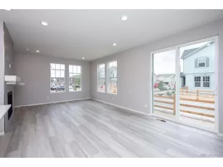 Photo #5: 9732962 Listing