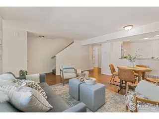 Photo #4: 973430 Listing