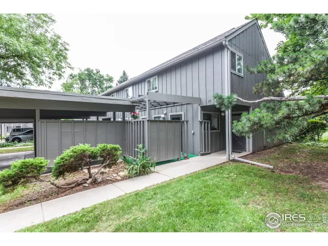 MLS: 973698 Condo For Sale