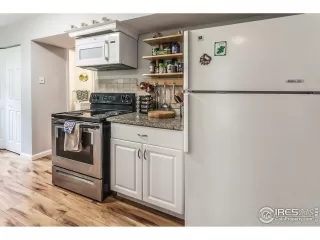 Photo #3: 973698 Listing