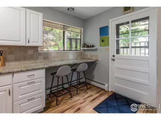 Photo #4: 973698 Listing