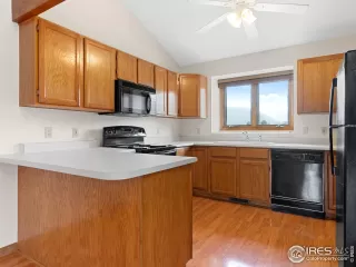 Photo #5: 973739 Listing