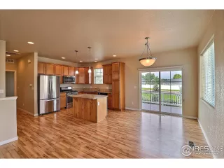 Photo #5: 973787 Listing 