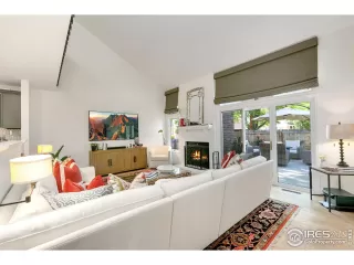 Photo #4: 973812 Listing