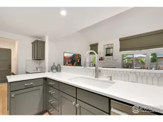 Photo #6: 973812 Listing